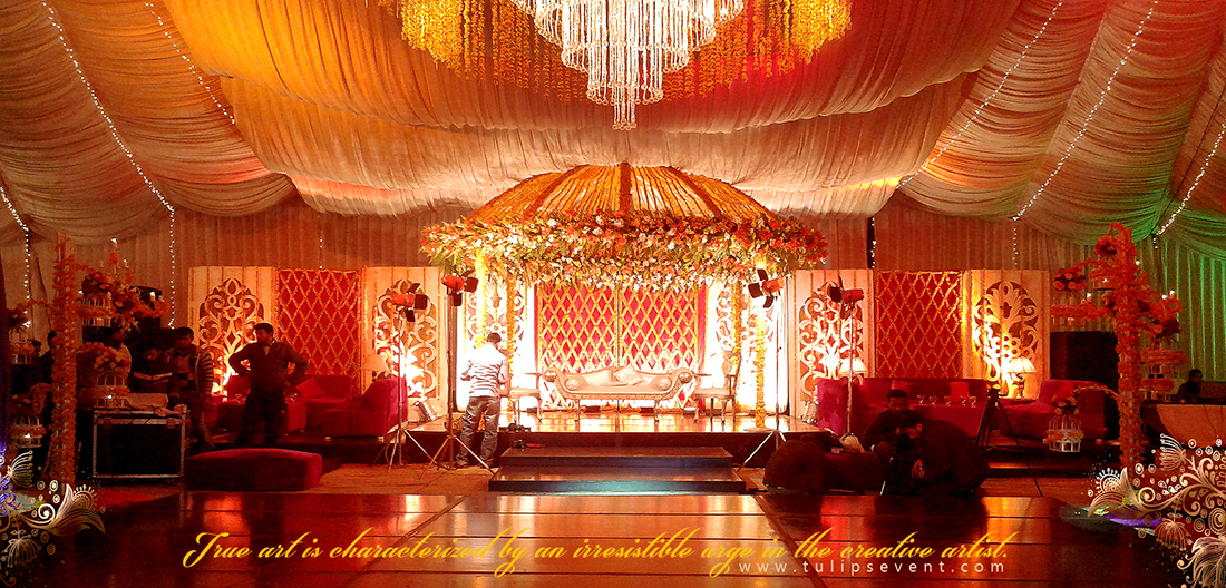 outdoor-esclusive-mehendi-stage-design-tulips-event