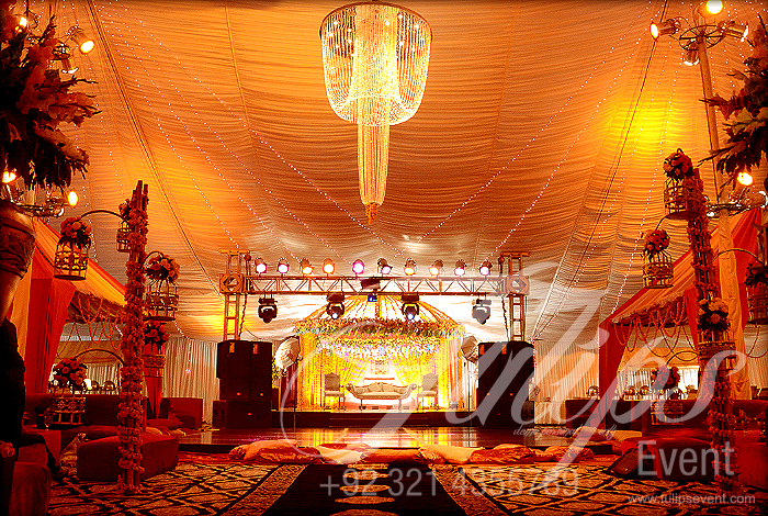 Best-mehendi-stage-decoration-setup-planner-pakistan-04