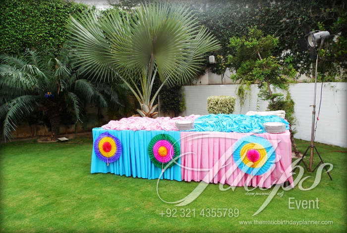Lollipop-Candyland-Sweet-Shoppe-Party-Ideas-Pakistan-14