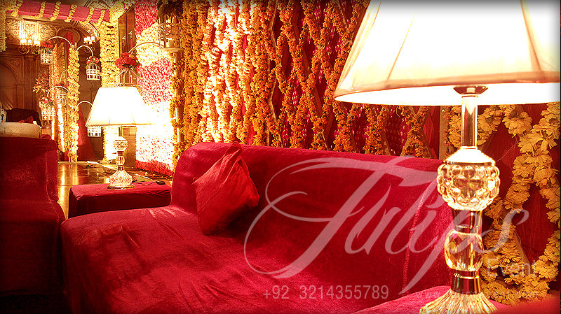 best-pakistani-wedding-mehendi-stage-setup-14