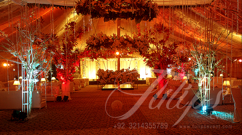 grand-pakistani-wedding-baraat-stage-tulips-event-03