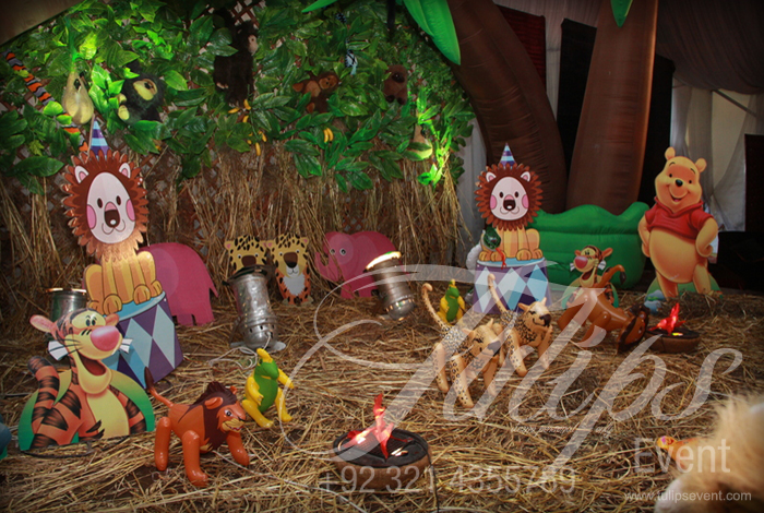 jungle-birthday-party-theme-ideas-tulips-event-02