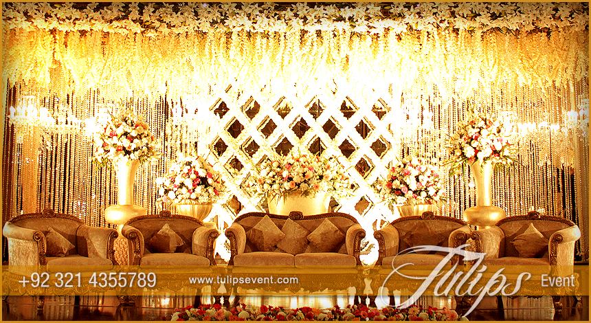 Gold-theme-baraat-stage-setup-2015-in-Pakistan-8