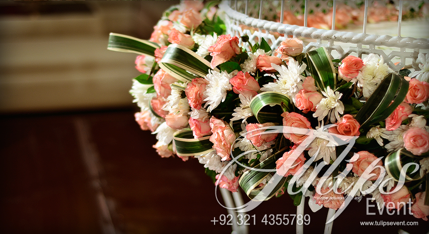 awesome-Green-wedding-theme-stage-setup-design-in-Pakistan-16
