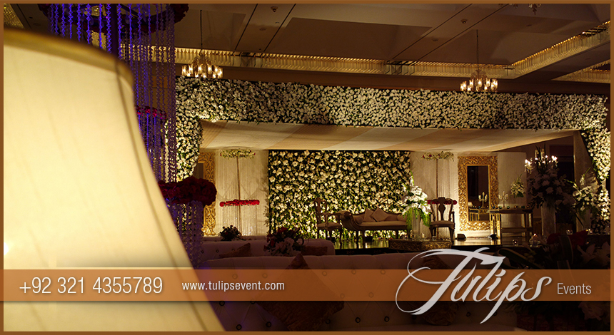 golden-baraat-stage-function-flowering-ideas-in-Pakistan-11