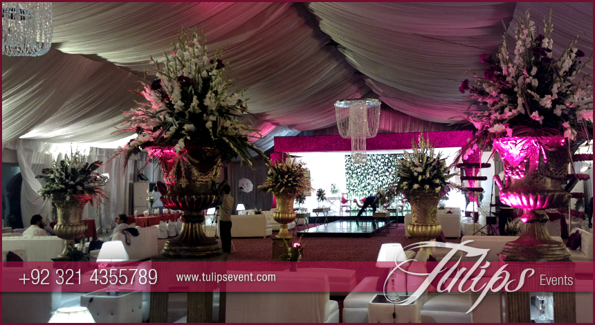 red-and-white-pakistani-baraat-theme-ideas-in-Pakistan-06