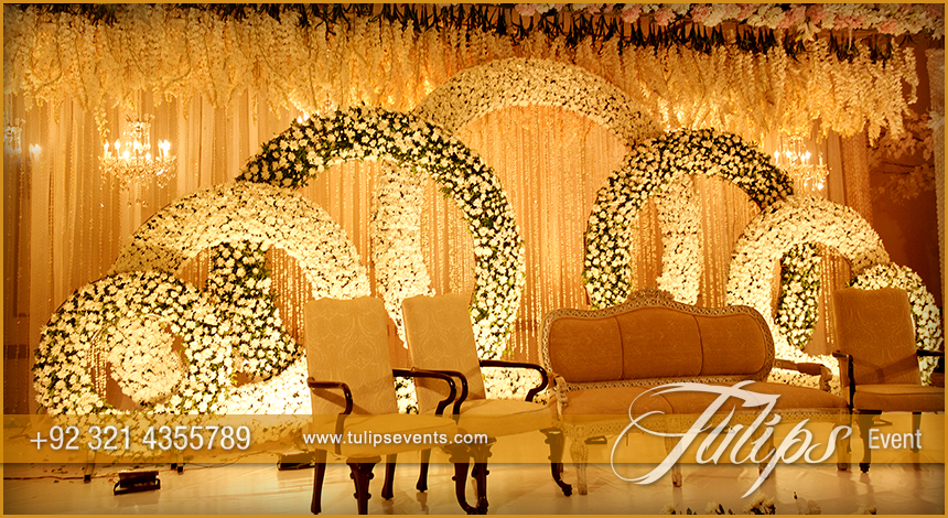 gold-theme-stage-design-setup-decoration-ideas-in-Pakistan-12