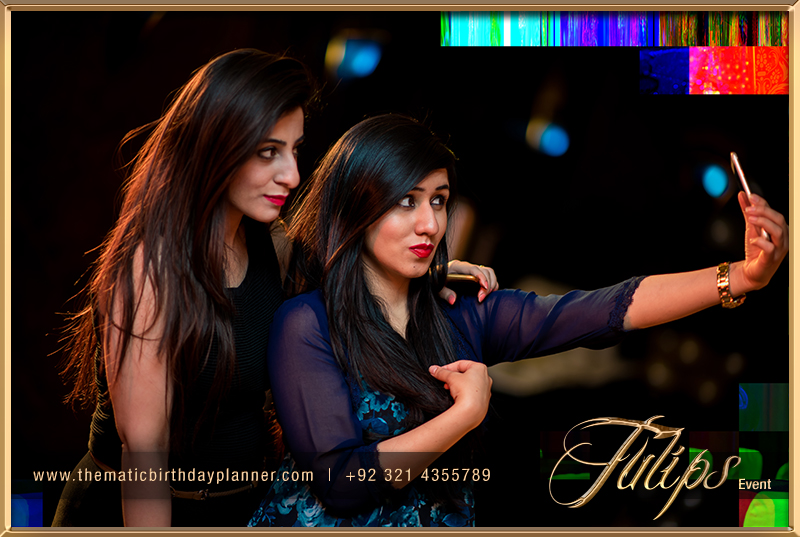 Gold-Royal-Blue-Sweet-16-Themed-party-ideas-in-Pakistan-08