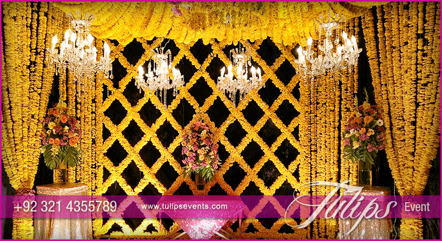 Grand-Wedding-Mehendi-Stage-decoration-ideas-in-Pakistan-03
