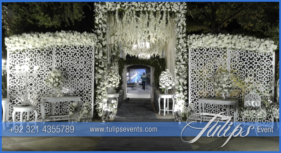 outdoor-royal-wedding-arrangements-decor-ideas-in-Pakistan-02