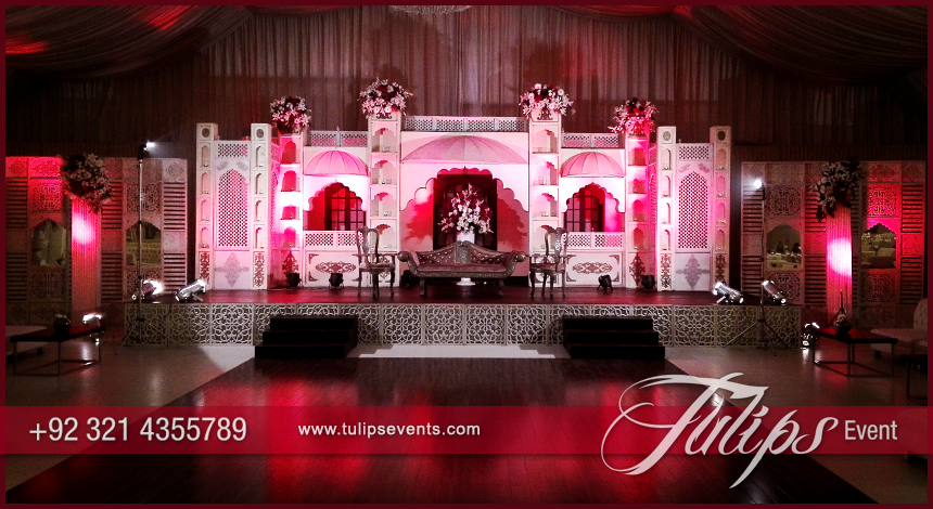 Traditional-Punjabi-haveli-wedding-stage-theme-in-Pakistan-03
