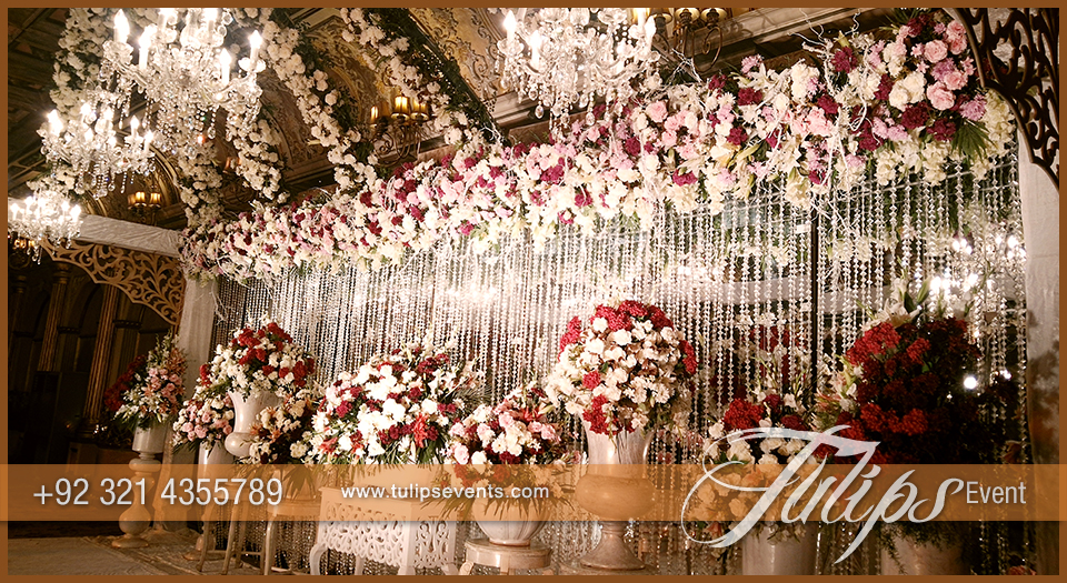 White-Garden-Walima-stage-setup-decoration-in-Pakistan-01