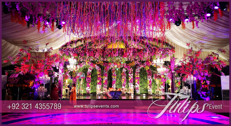 Enchanted-mehndi-stage-dance-floor-roof-decoration-ideas-in-Pakistan-3