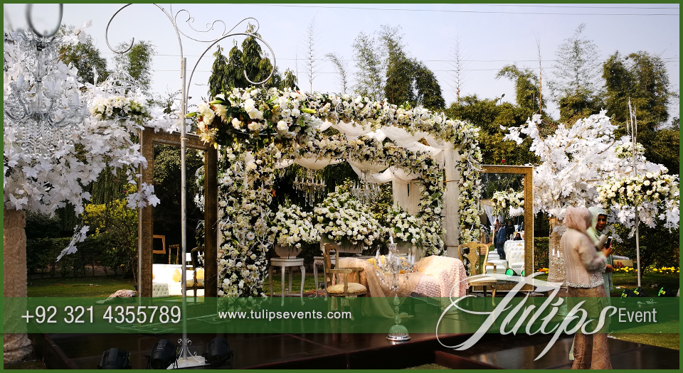 Outdoor-Wedding-Reception-daylight-decor-ideas-in-Pakistan-23