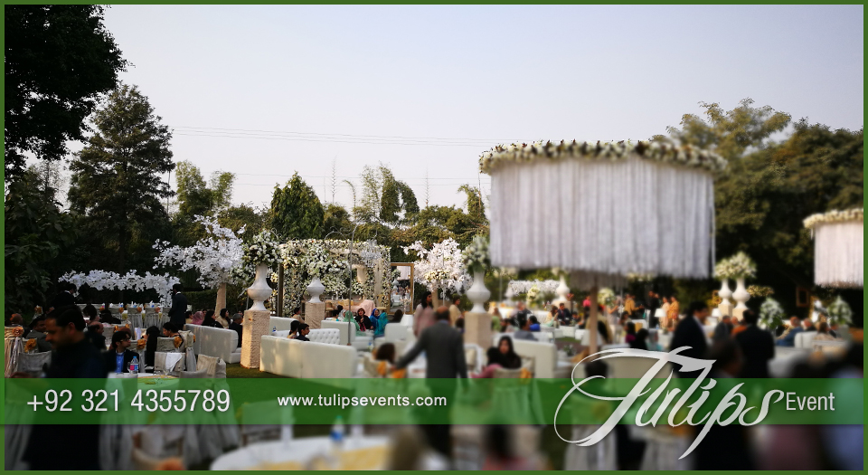 Outdoor-Wedding-Reception-daylight-decor-ideas-in-Pakistan-4