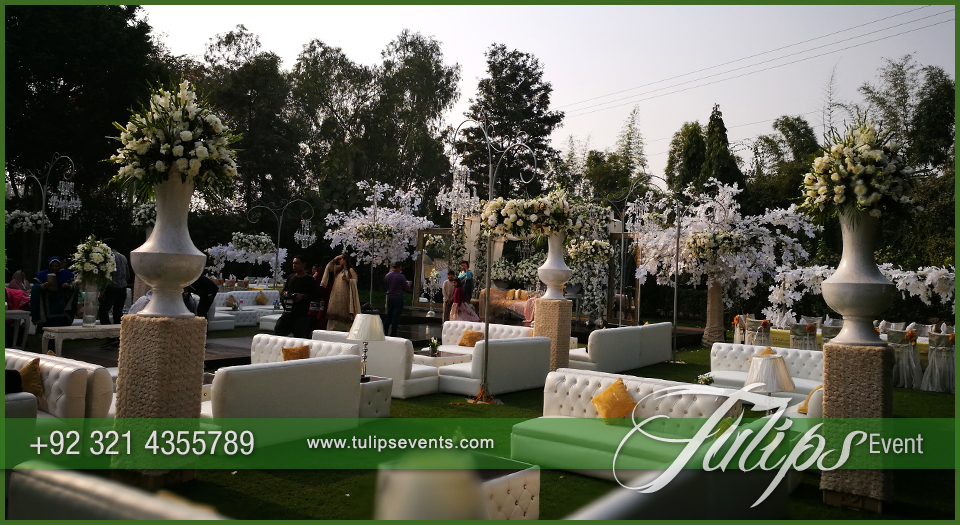 Outdoor-Wedding-Reception-daylight-decor-ideas-in-Pakistan-5