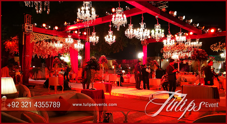 stunning-Red-Gold-themed-pakistani-weddings-by-tulips-events-02
