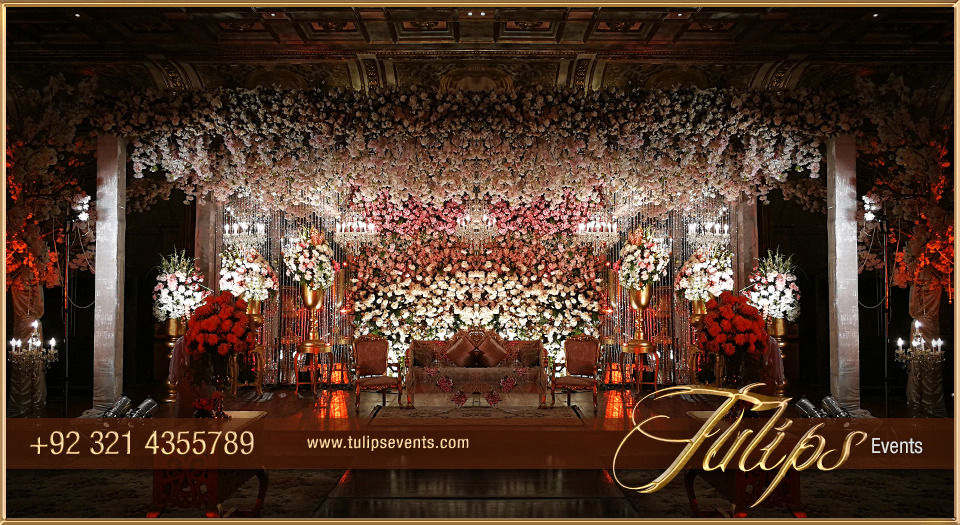 Best-Pakistani-Wedding-Stage-Walima-Decoration-Setup-Ideas-1