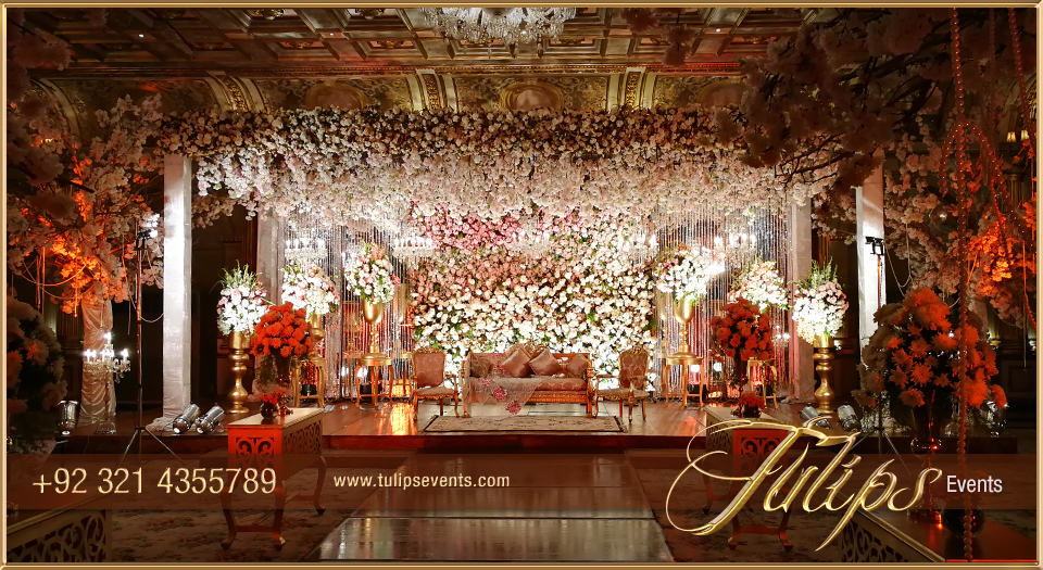 Best-Pakistani-Wedding-Stage-Walima-Decoration-Setup-Ideas-4