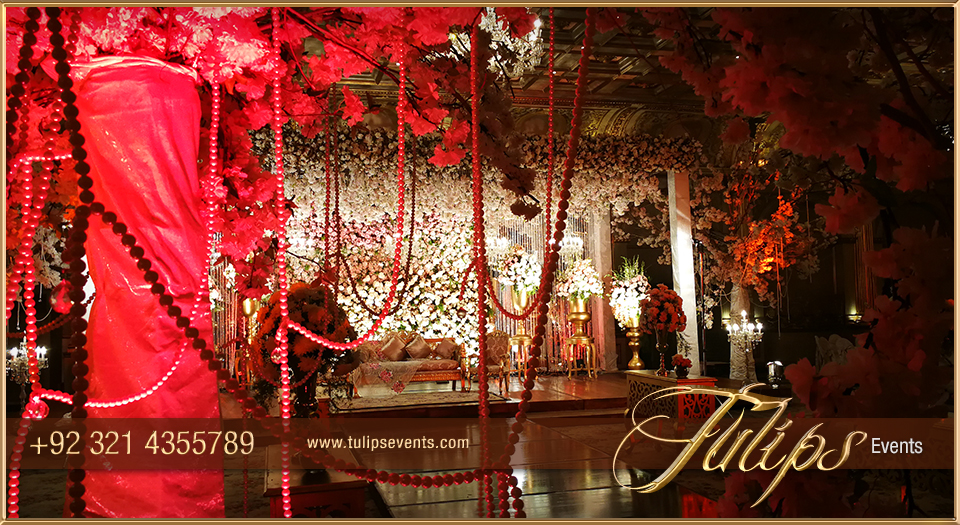 Best-Pakistani-Wedding-Stage-Walima-Decoration-Setup-Ideas-6