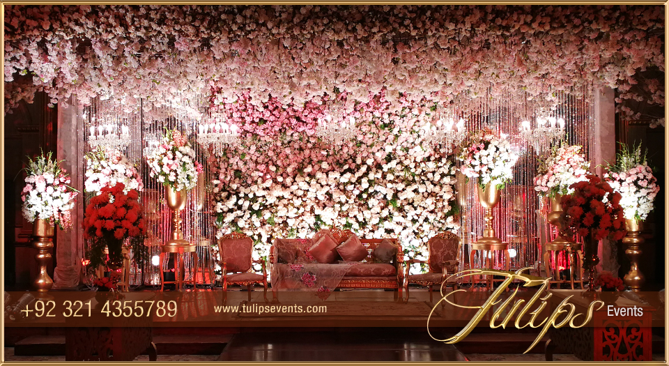 Best-Pakistani-Wedding-Stage-Walima-Decoration-Setup-Ideas-7