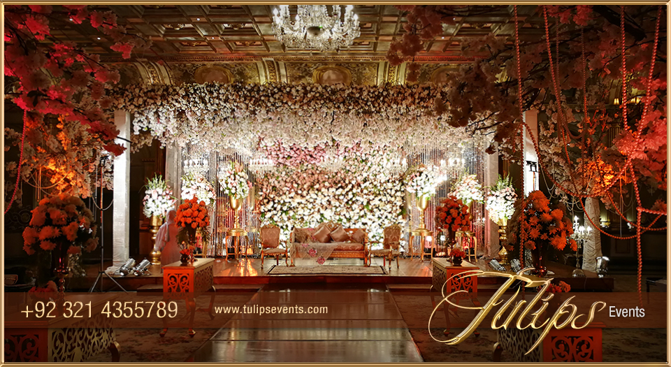 Best-Pakistani-Wedding-Stage-Walima-Decoration-Setup-Ideas-8