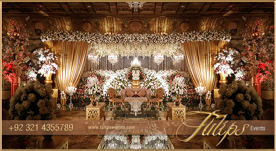 White-Gold-Pakistani-Reception-Stage-Decor-setup-ideas-02