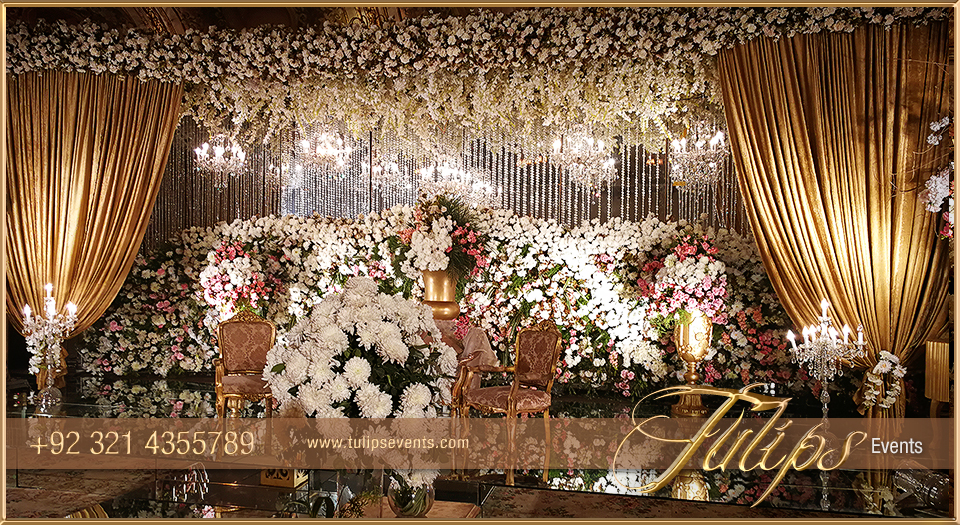 White-Gold-Pakistani-Reception-Stage-Decor-setup-ideas-03