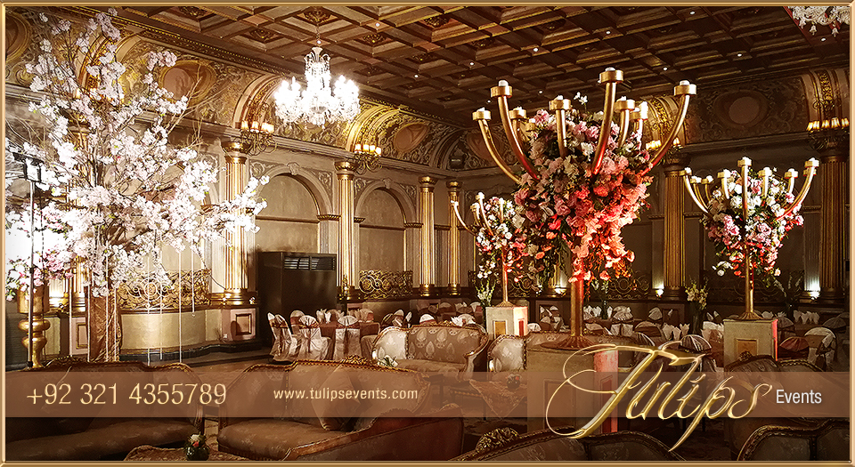 White-Gold-Pakistani-Reception-Stage-Decor-setup-ideas-05