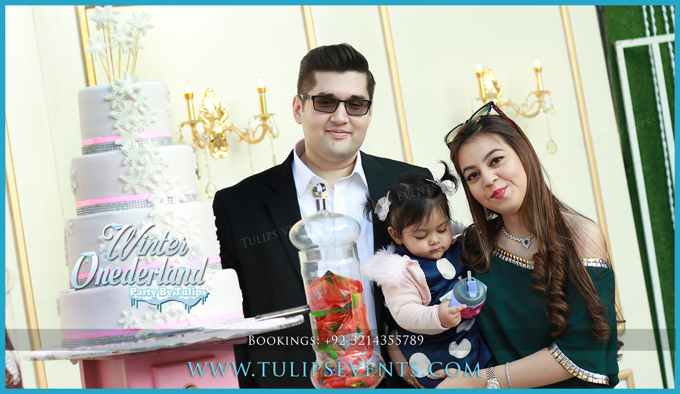 Winter-Onederland-Birthday-Party-Planner-in-Lahore-Pakistan-5