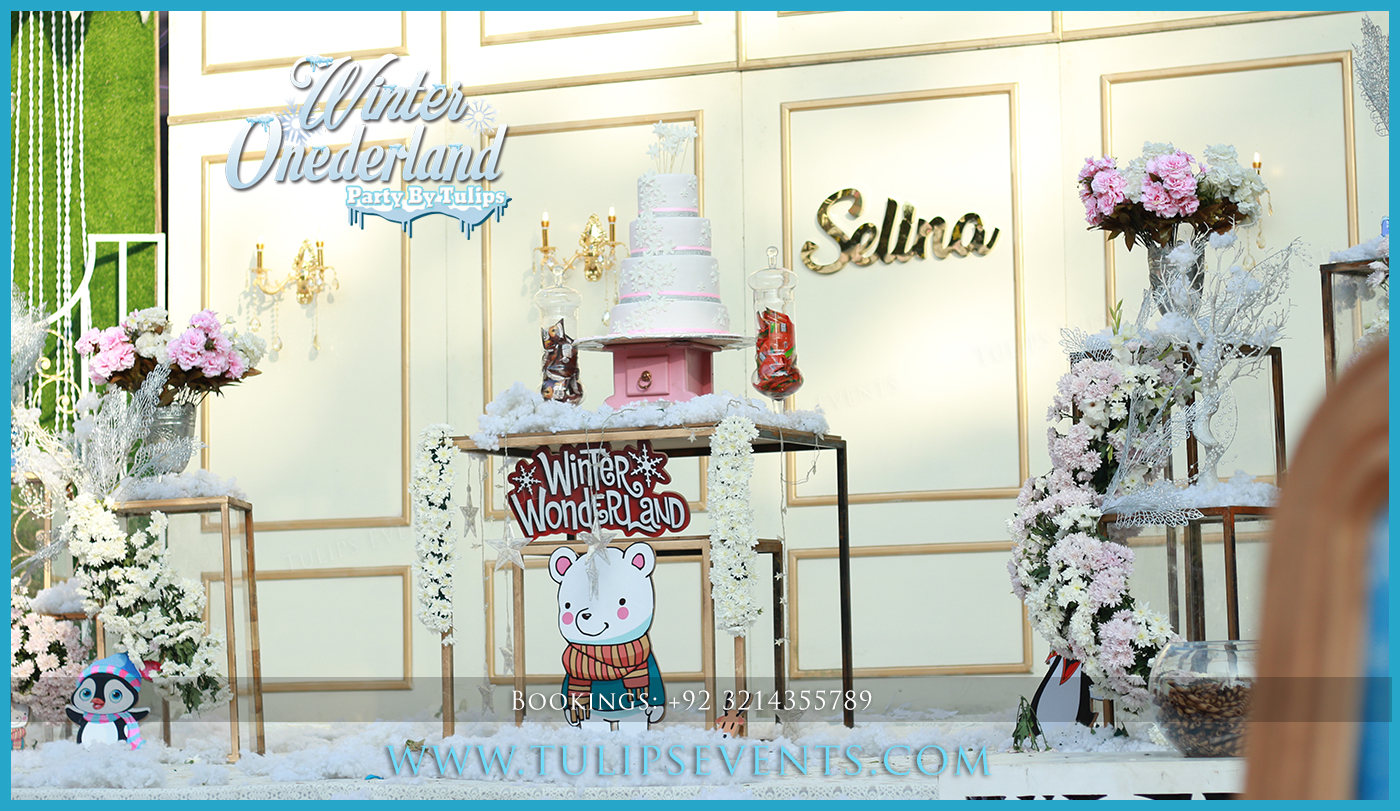 Winter-Onederland-Birthday-Party-Planner-in-Lahore-Pakistan-6