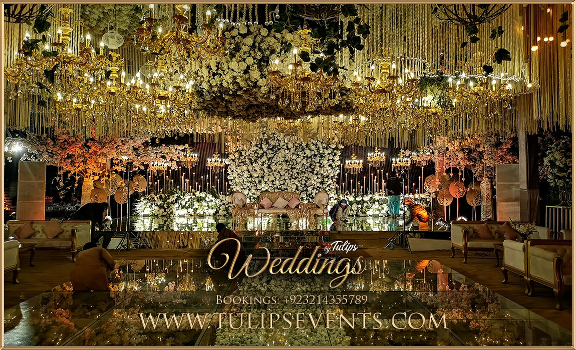 Amazing-Pakistani-Walima-ceilings-decor-by-Tulips-Events-5