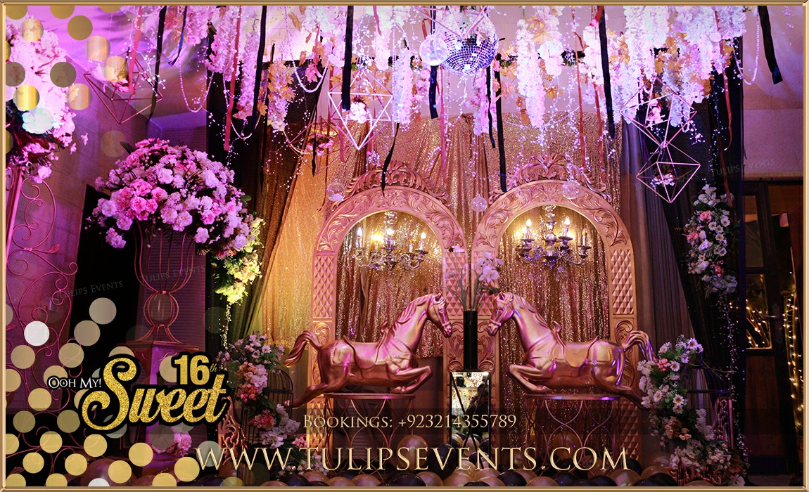 Black-and-Gold-Theme-Party-Decoration-ideas-in-Pakistan-20