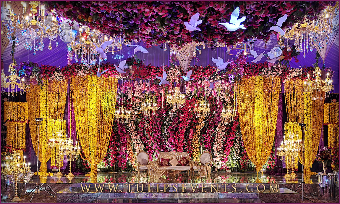 Fairytale-Pakistani-Mehndi-Stage-Decorations-ideas-by-Tulips-Events-9