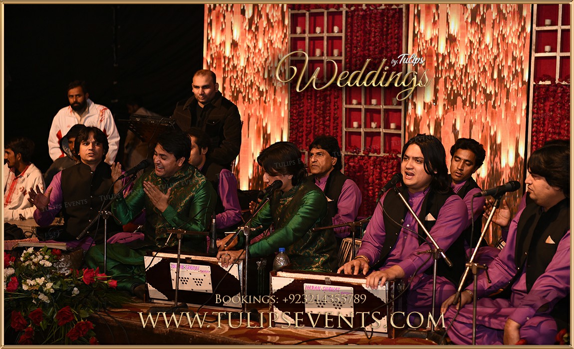 Amazing-Pakistani-wedding-Mehndi-stage-decoration-ideas-30